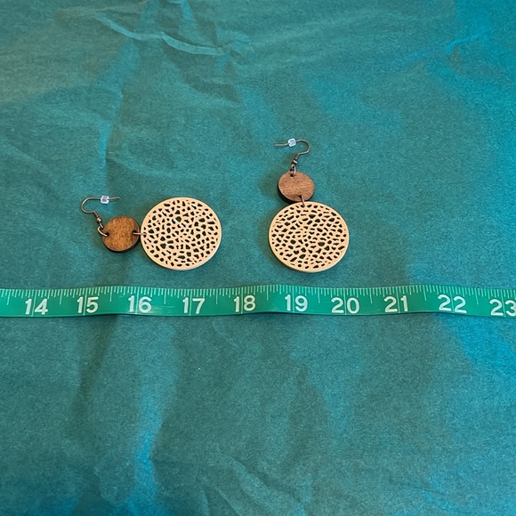 Gold Earring Set of 6 mixed material set. Receive all six pair in purchase. - Picture 5 of 7